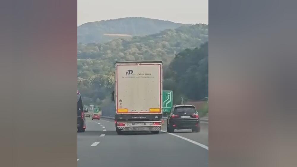 Bahati vozač BMW džipa na auto-putu Miloš Veliki vozi kao da je u igrici: Očevici u neverici! "Obilazio je i..."