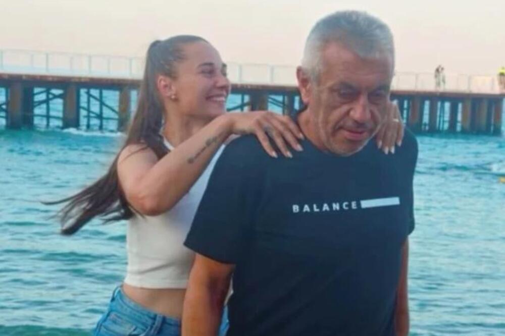 ŠABANOVA CUCA U ZAGRLJAJU STARIJEG MUŽA TURČINA: Pokazala koliko je zaljubljena, on je ljubi na plaži (FOTO)
