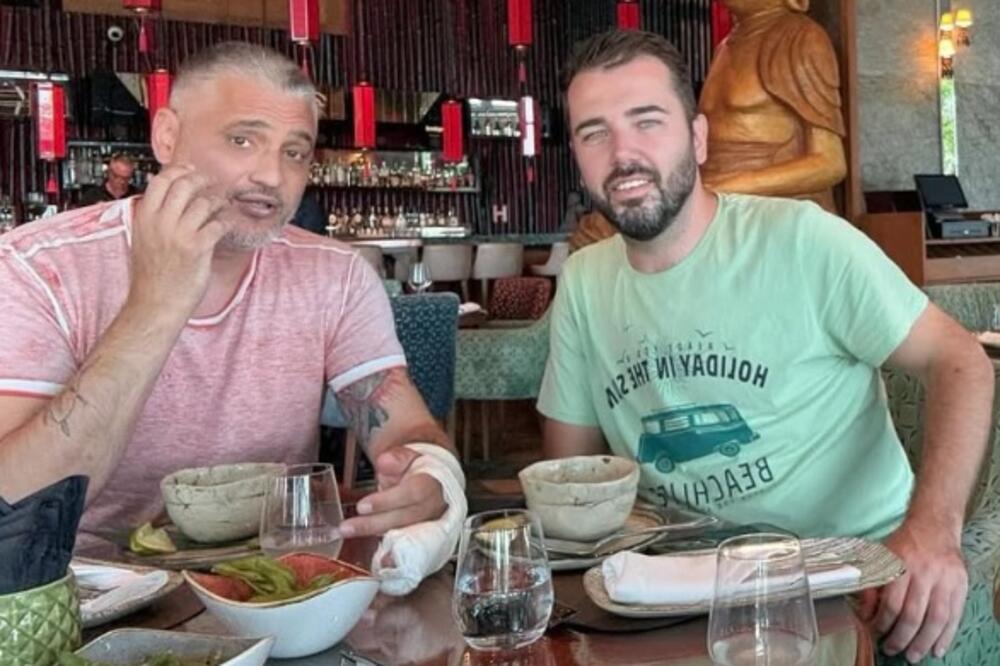 ACA KOS POKAZAO VILU NA 2 SPRATA KOJU JE KUPIO NA KIPRU! Ima bazen, dvorište iz bajke, "PARČE RAJA", uživa sa Čedom