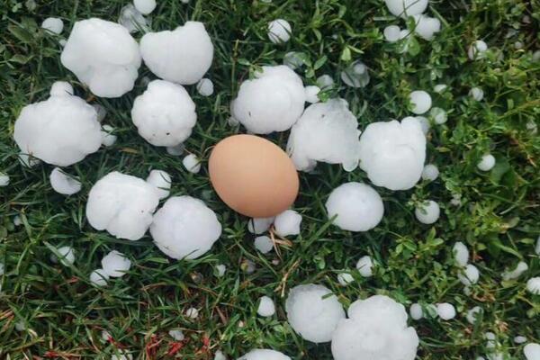Strašno nevreme razorilo region, ovakvo nešto nije viđeno 50 godina! Grad napravio ogormnu štetu, sela uništena!