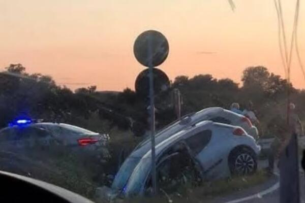 Teška nesreća kod Lučana: Vozilo izletelo s puta i završilo u provaliji