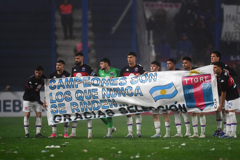 PAKAO POSLE UTAKMICE! Ispaljeno 10 metaka na autobus sa navijačima, ima ranjenih! Sve je počelo zbog PROVOKACIJE?!