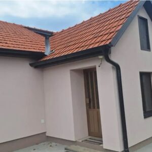 Kuća od skoro 150 kvadrata se prodaje za bukvalno smešne pare: Oglas je uzburkao Srbiju, svi su poleteli