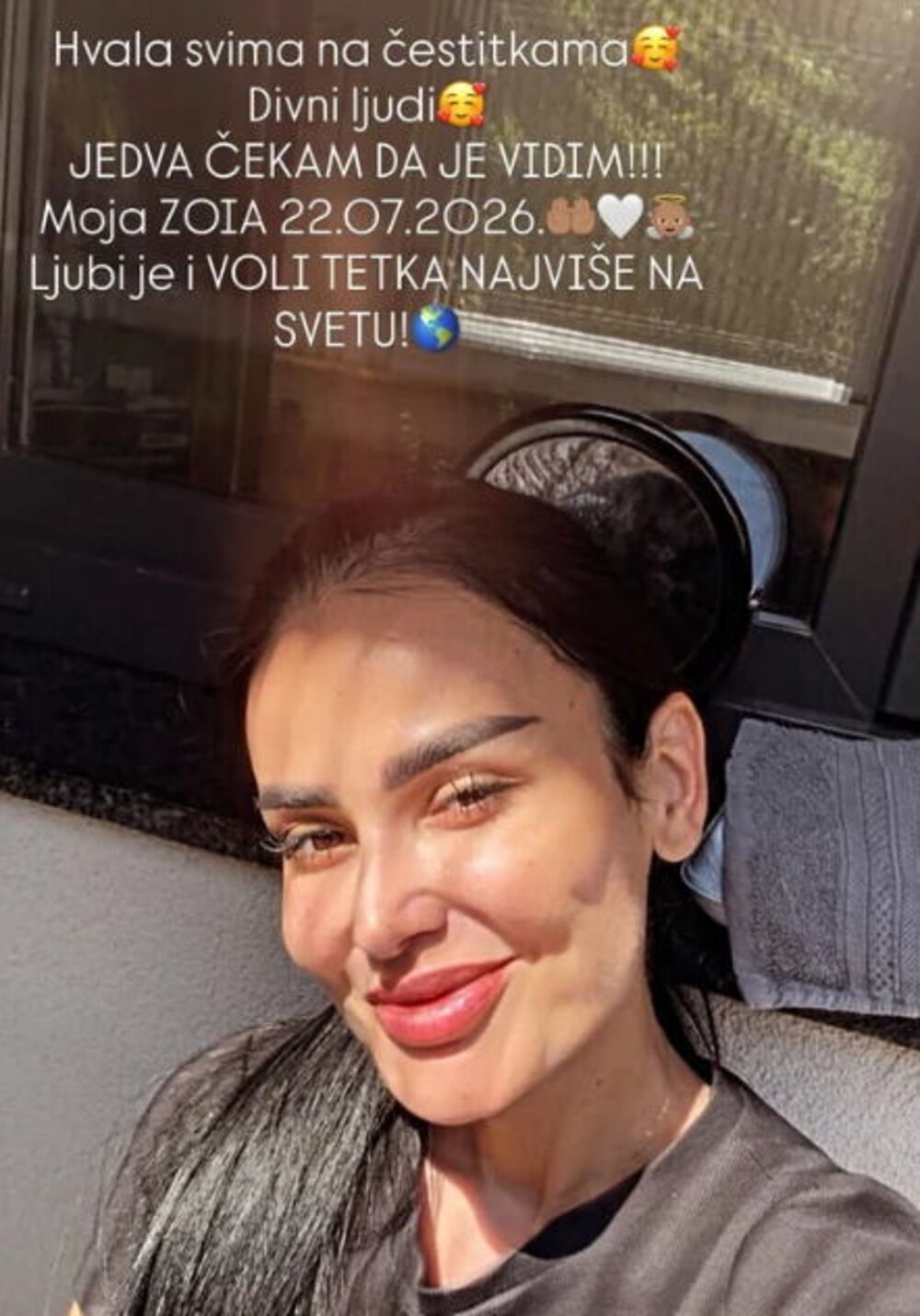 TETKA PUCA OD SREĆE: Indi ne može da dočeka da vidi sestričinu, ovaj osmeh sve govori