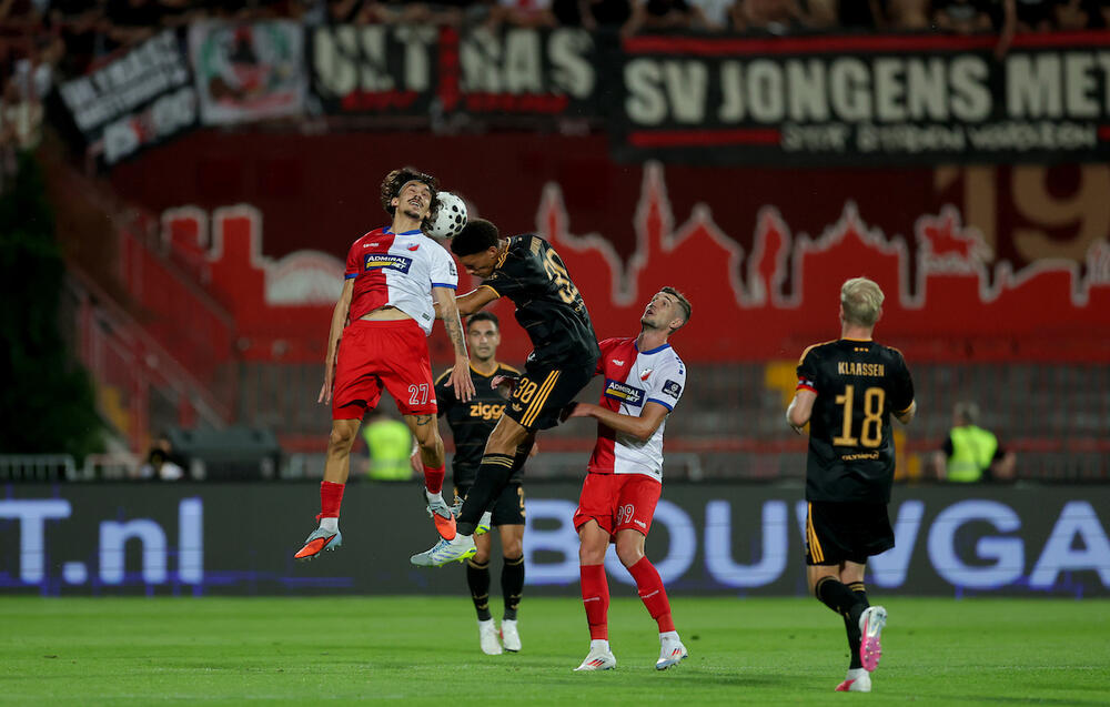 NOVOSADSKI DEBAKL! Vojvodina primila gol u 135. sekundi, izjednačila, a onda nestala protiv Ajaksa (Video)