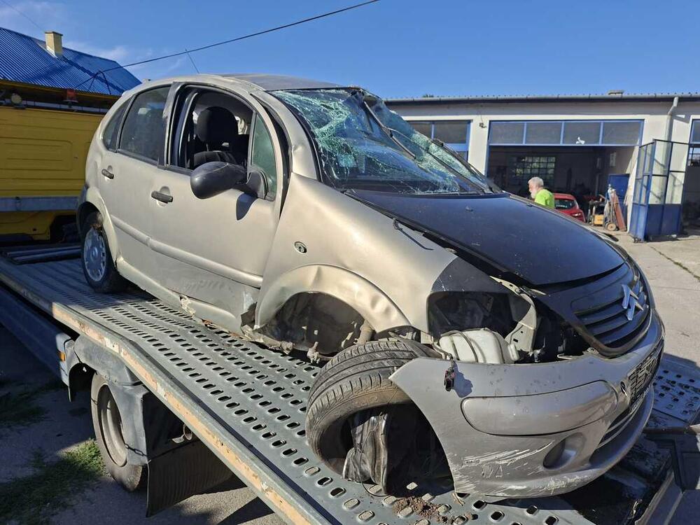 TRAGEDIJA U KIKINDI, MEDICINSKA SESTRA (34) POGINULA NA MESTU: Pojavile se slike SMRSKANOG AUTA, ovo je STRAŠNO!