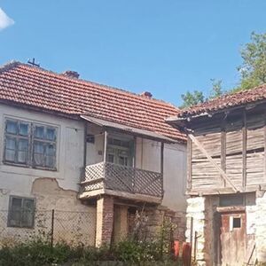 U blizini ove poznate banje se prodaje kuća za 15.000 evra: Neverovatan pogled, priroda kao iz bajke (FOTO)