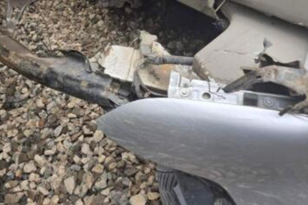 Kod Odžaka nastradali majka i malo dete! Jezivi detalji nesreće u kojoj voz udario u automobil
