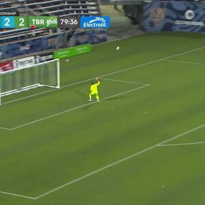 Zoranin muž dobio gol sa polovine terena: Srpski zet se obrukao kao nikad u karijeri, da se smeješ ili plačeš VIDEO
