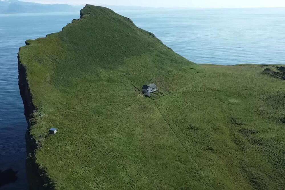 OVO JE "NAJUSAMLJENIJA KUĆA NA SVETU", nema ni put, ni komšije! Svi mislili da je BUNKER MILIONERA, ali ISTINA JE..
