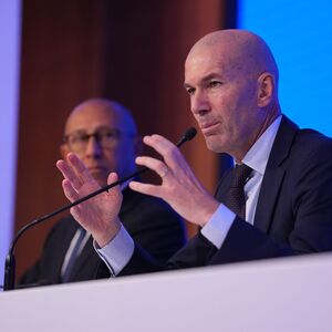 Zidan seo na klupu Francuske: Bio sam "desetka", to je deo mog identiteta... Videćete moj stil i kako ćemo igrati!