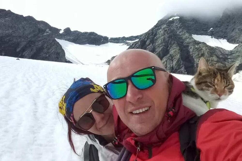 Zajedno do poslednjeg trenutka! Sa Almom i Denisom na Elbrusu pronađena i Macika - nigde nisu išli bez nje! (FOTO)