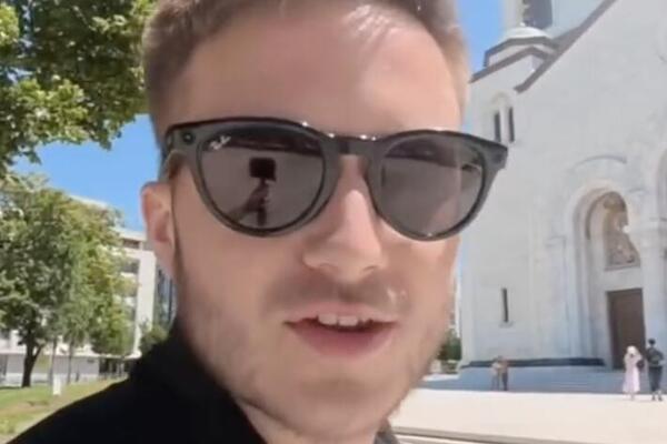 BRITANAC JE STAO PRED HRAM SVETOG SAVE I NIJE MOGAO DA VERUJE ŠTA VIDI: Odmah je sve morao da objavi (VIDEO)