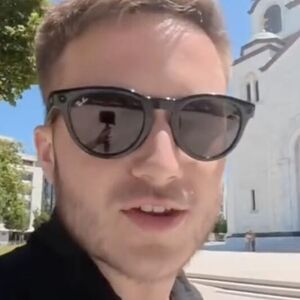 BRITANAC JE STAO PRED HRAM SVETOG SAVE I NIJE MOGAO DA VERUJE ŠTA VIDI: Odmah je sve morao da objavi (VIDEO)