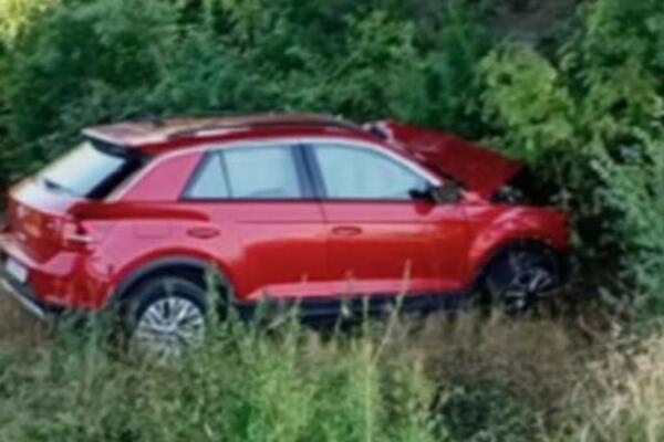 U havarisanom vozilu pronađeno telo: Nova strašna nesreća u Srbiji, nastradao muškarac