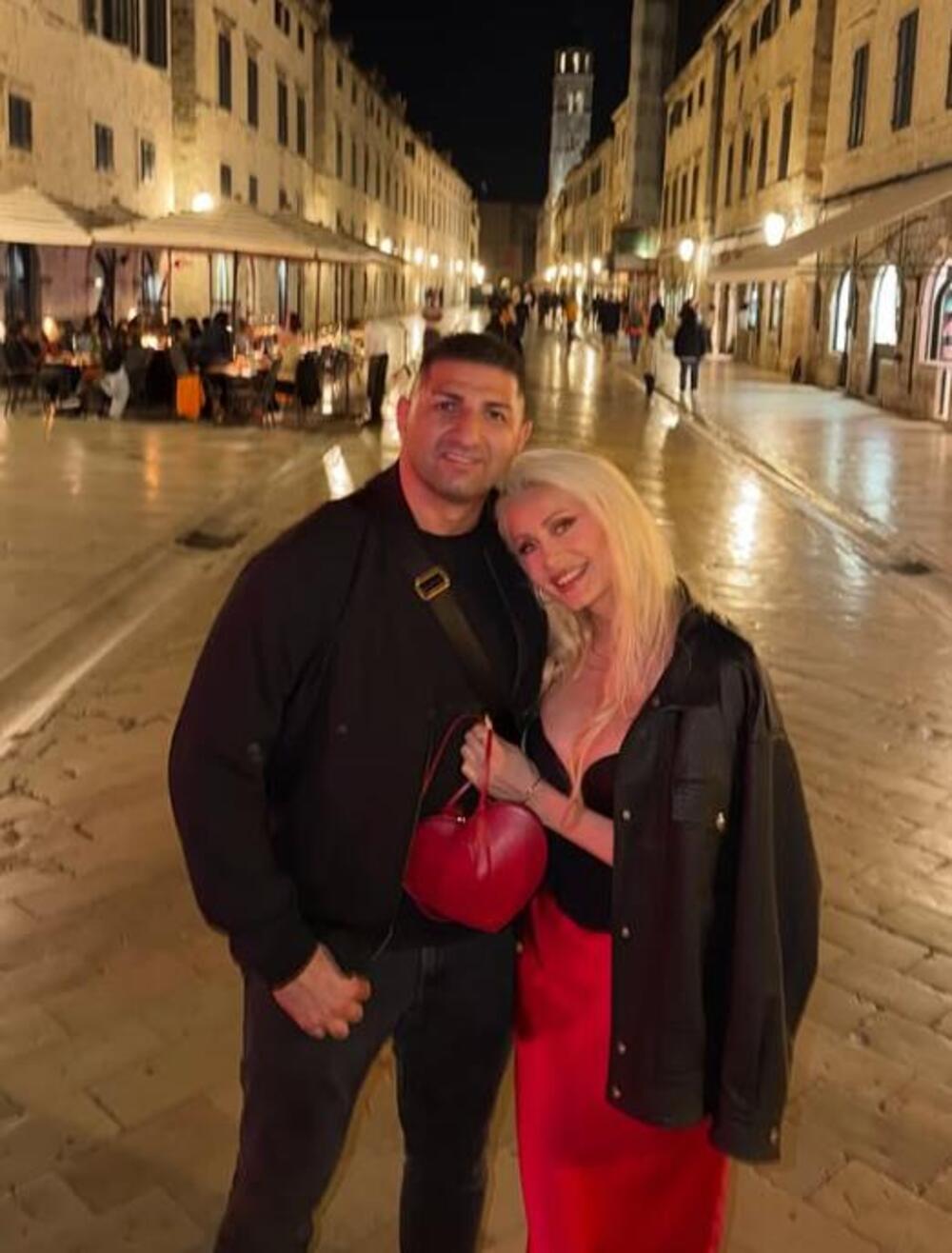 PALO POMIRENJE? Snajka Aneli Ahmić u Dubrovniku, o njihovom sukobu narod je brujao, a ovo nije moglo da promakne