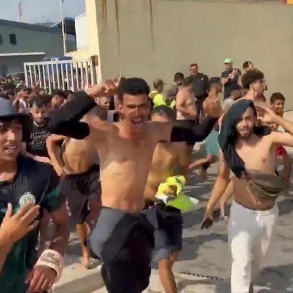 HAOS NA ULAZU U EVROPU! Hiljade ljudi jurnule ka granici, scene koje obilaze svet ostavljaju bez teksta (VIDEO)