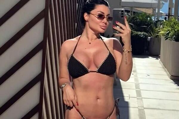 PREZGODNU SRPKINJU POVEZIVALI SA NAJSTARIJIM ZANATOM, POVUKLA SE SA SCENE: Sada je pokazala telo za desetku (FOTO)