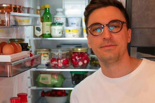 ČUVENI DOKTOR JE SKROZ IZBACIO OVU NAMIRNICU POSLE 40. GODINE: "To više nije hrana, to je HEMIJSKI EKSPERIMENT"