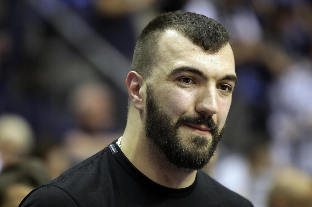 NIKOLA PEKOVIĆ NAPRAVIO TAJNU SVADBU: Isplivali svi detalji proslave, mladenci su na ovome posebno insistirali