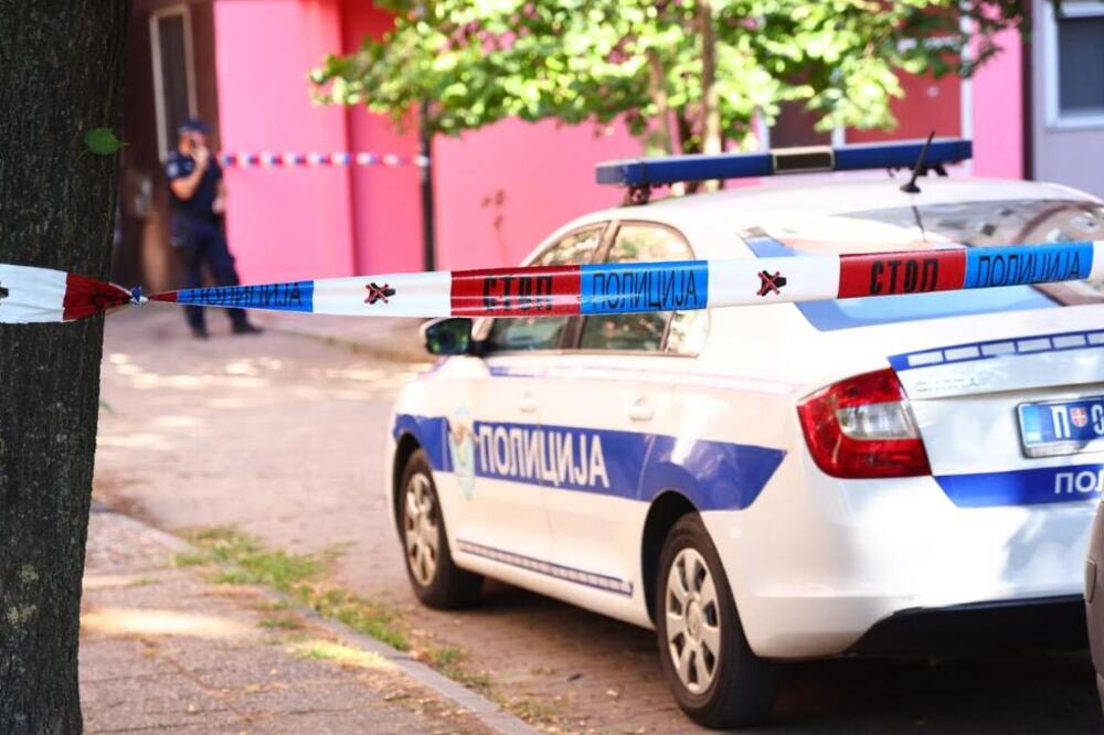 Brat ubio sestru mačetom, pa prerezao sebi vrat! Prve fotografije sa Bežanijske kose, otkriveni jezivi detalji