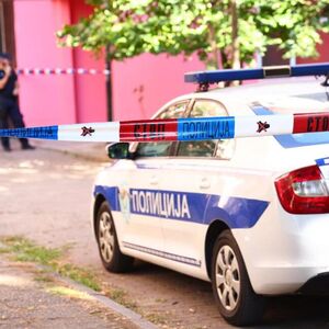 Brat ubio sestru mačetom, pa prerezao sebi vrat! Prve fotografije sa Bežanijske kose, otkriveni jezivi detalji