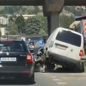 Teška nesreća kod Užica! Povređeno više osoba, među njima i deca (VIDEO)