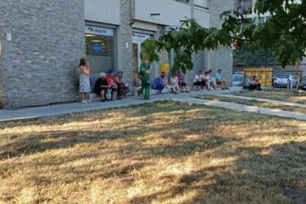 Stiglo već 8.000 prijava, 30.000 vaučera moglo bi da nestane za sat vremena! Penzineri u Srbiji "opustošili" Pošte