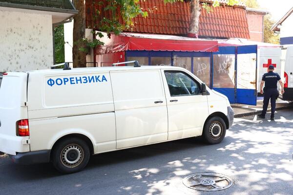 OMILJENI PEKAR SA KARABURME (73) UMRO TOKOM INTMNOG ODNOSA! Pronađen go, vezan lisicama, 1 stvar nije SLUČAJNOST