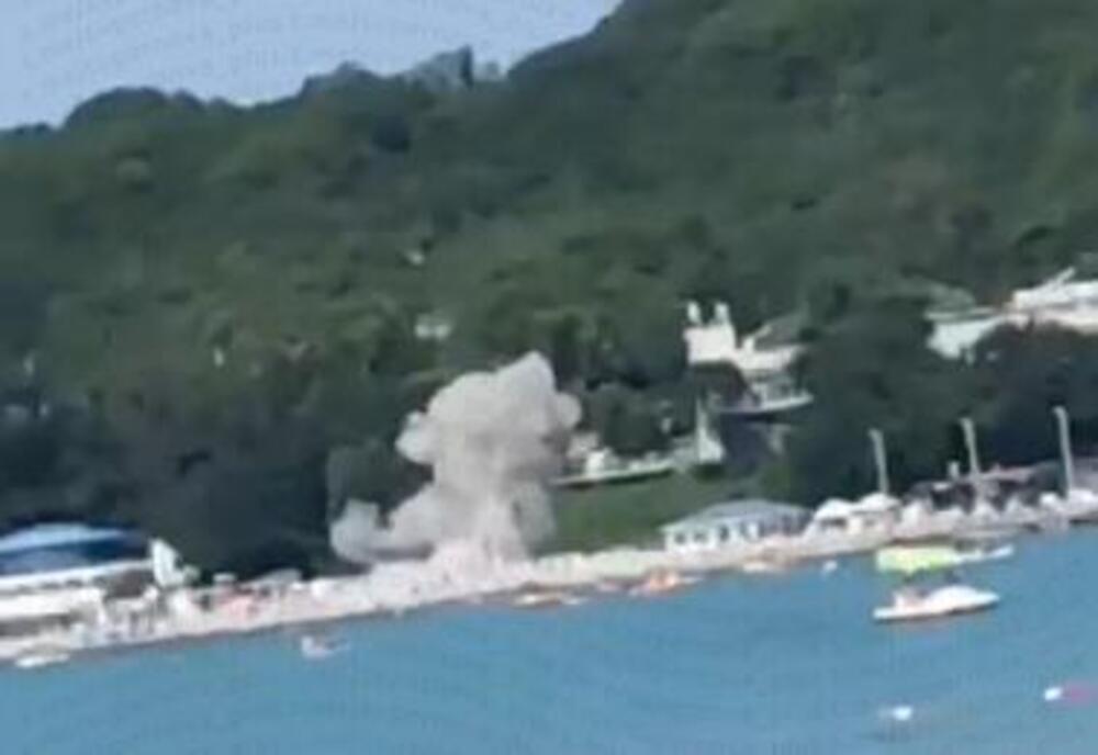 "ČULI SMO RAFALNU PALJBU, A ONDA...": Raste broj žrtava pada drona NA PLAŽU PUNU KUPAČA, među stradalima i DECA!