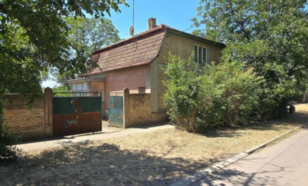 Ova kuća košta samo 29.000 evra, a evo ko može da je kupi za 9.000: Ima 96 kvadrata i ogroman plac (FOTO)