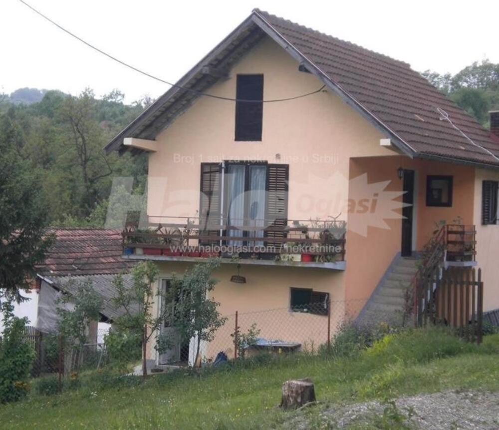 Na prodaju kompletno seosko domaćinstvo! 154 ara, ima livadu, njivu, voćnjak i šumu, može da se menja za stan