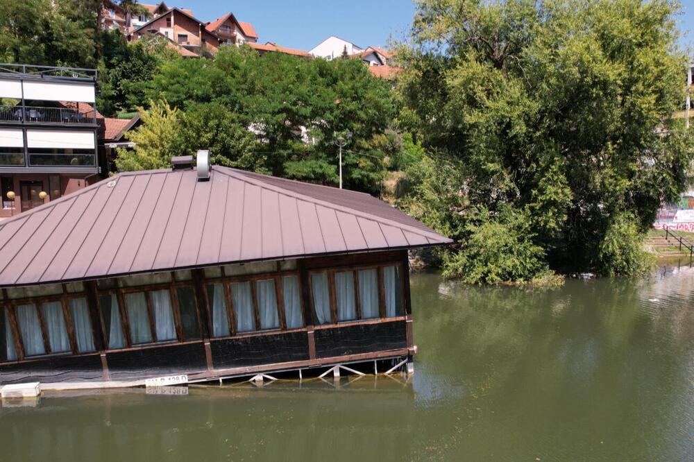 PRVE SLIKE SA MESTA GDE SU IZVUČENA TELA DVA MUŠKARCA U UŽICU: Građani otkrili važan detalj vezan za tu lokaciju!