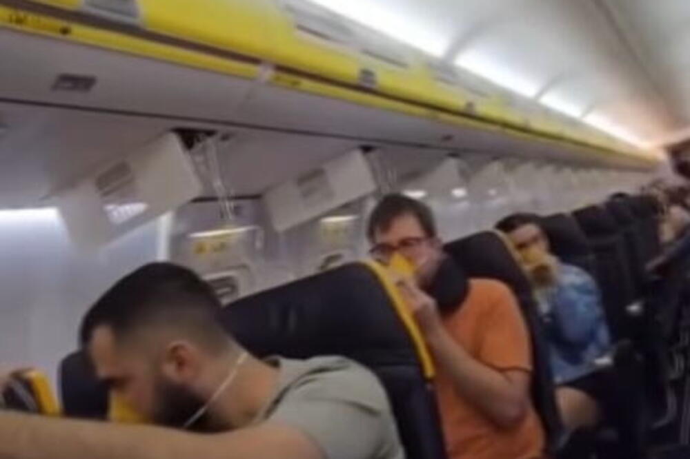 Avion NAGLO PROPAO KROZ OBLAKE, drama na LETU IZ SNOVA! Krvavi putnici izlazili u kolicima, među povređenima i BEBA