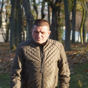 "ZASLUŽUJE DA BUDE U ČITANKAMA" Pesma Baje Malog Knindže o Oluji zbog koje narod lije suze
