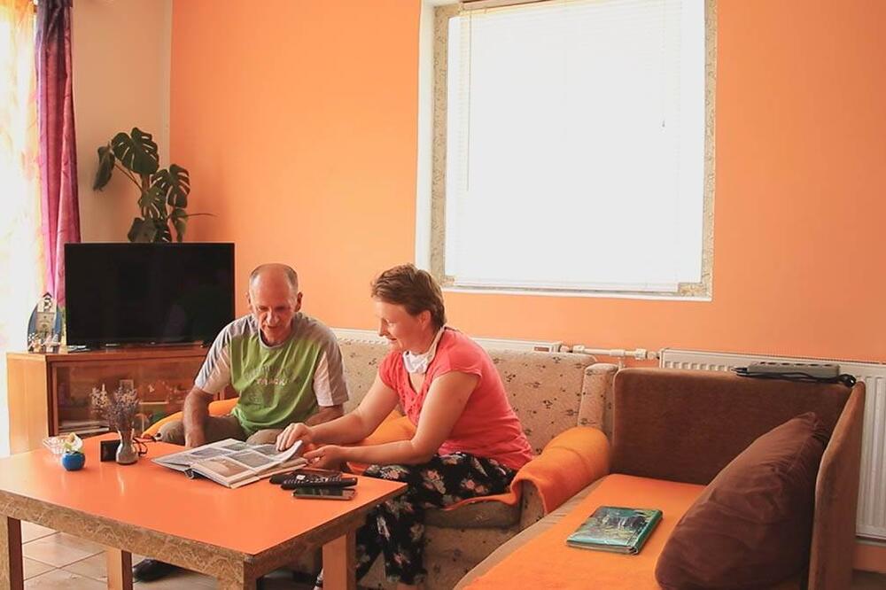 "KAD SMO PREŠLI U BOSNU, ZNALI SMO DA POVRATKA NEMA": Radojka i Jovo su sa bebom u naručju PROTERANI s kućnog praga