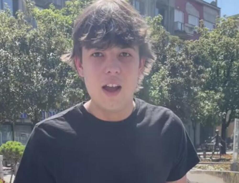 LUKA JE RAZBIO JAJE U PARKU I OSTAVIO GA NA SUNCU 3 SATA: Pogledajte samo šta se desilo po ovoj vrućini (VIDEO)