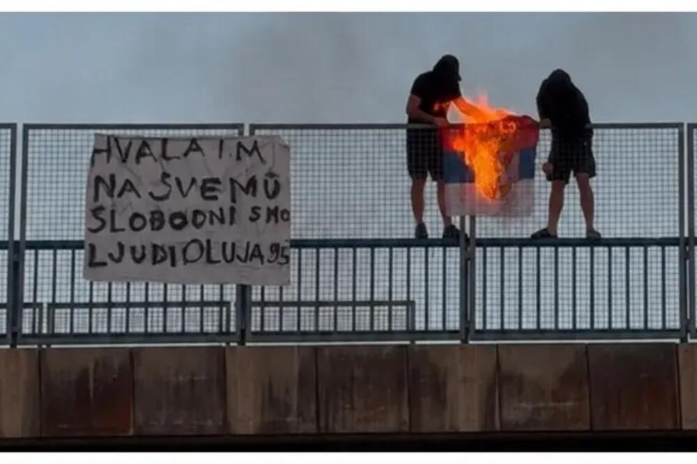 SKANDAL! Gori srpska zastava