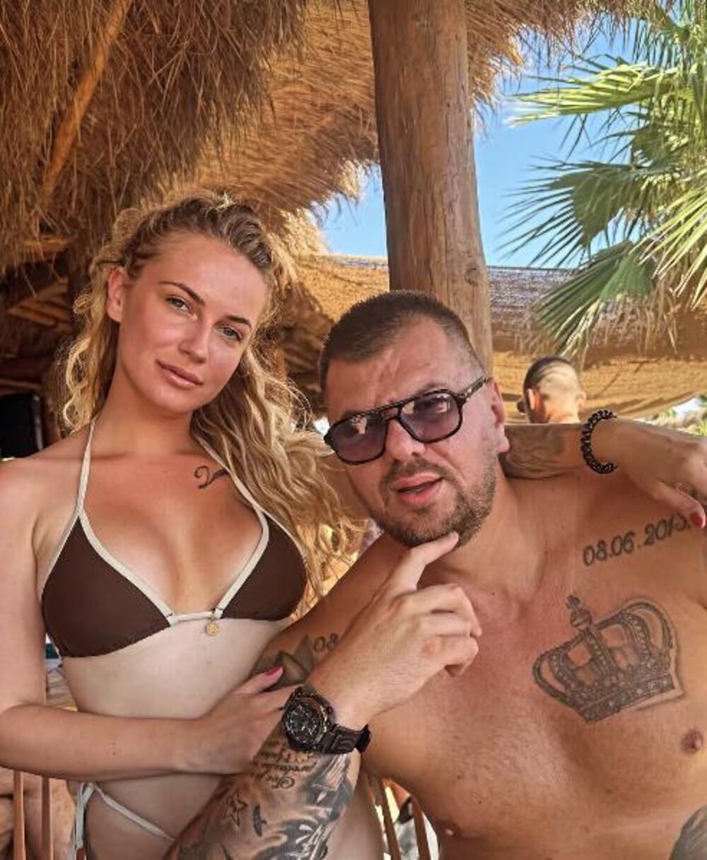 MILICA VELIČKOVIĆ UŽIVA NA MORU SA OVIM ČOVEKOM: Dobro ga zna cela Srbija, pojavila se zajednička fotografija