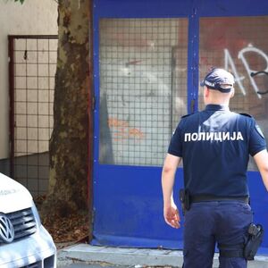 8 SATI JE TERORISAO LJUDE PO NOVOM BEOGRADU: Policija savladala razbojnika, pljačkao strance, posekao radnicu