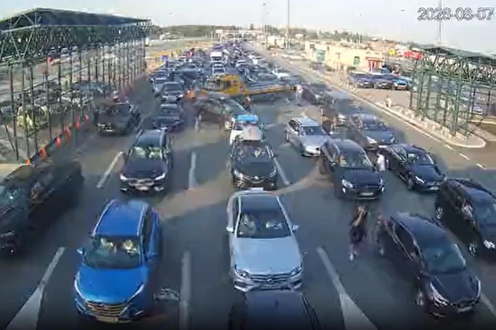 KOLAPS NA GRANICAMA I PAKLENE VRUĆINE! Bez ovoga ne krećite na put, gužve su ogromne, sada je PIK SEZONE