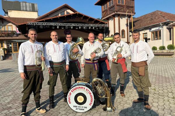 Sve spremno za Sabor trubača u Guči: Očekuje se na desetine hiljada ljudi - sprema se spektakl (FOTO)