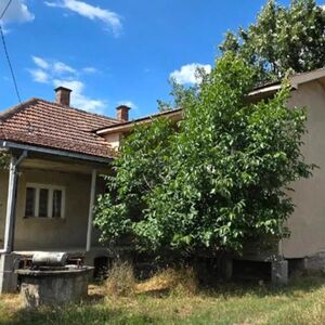 Svi bi da kupe Suzaninu kuću! Za male pare dobijate i hektare zemlje, a selo zna cela Srbija zbog domaće serije