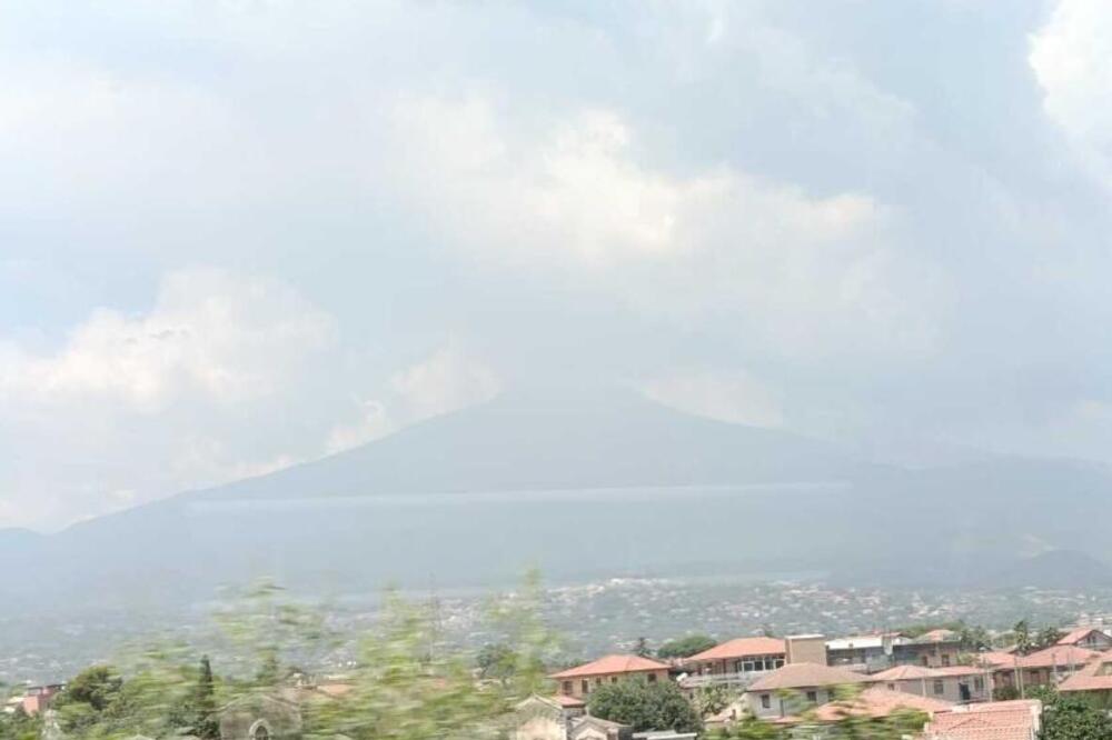 Etna ponovo divlja! Er Srbija uspela da preveze putnike uprkos zatvaranju aerodroma na Siciliji (VIDEO)