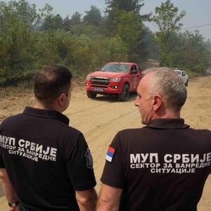 "UJUTRU BUDE BEZBEDNO A VEĆ POSLE 20 MINUTA..": Evo kakva je situacija sa stravičnim požarom! Vode NADLJUDSKU bitku