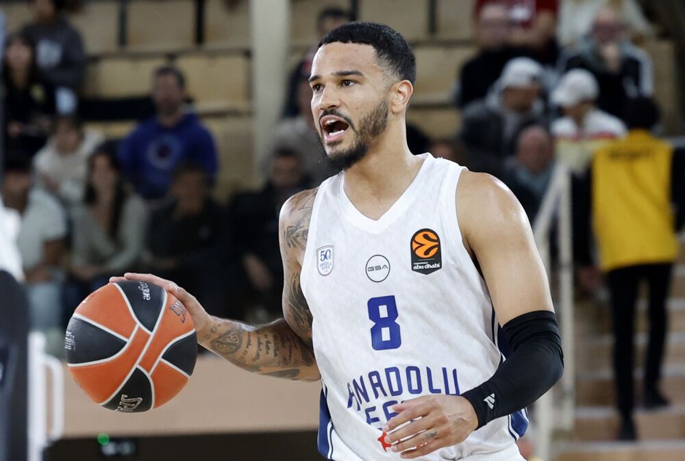 Oglasio se Asvel: Nik Vajler Beb nije igrač Crvene zvezde! (Foto)