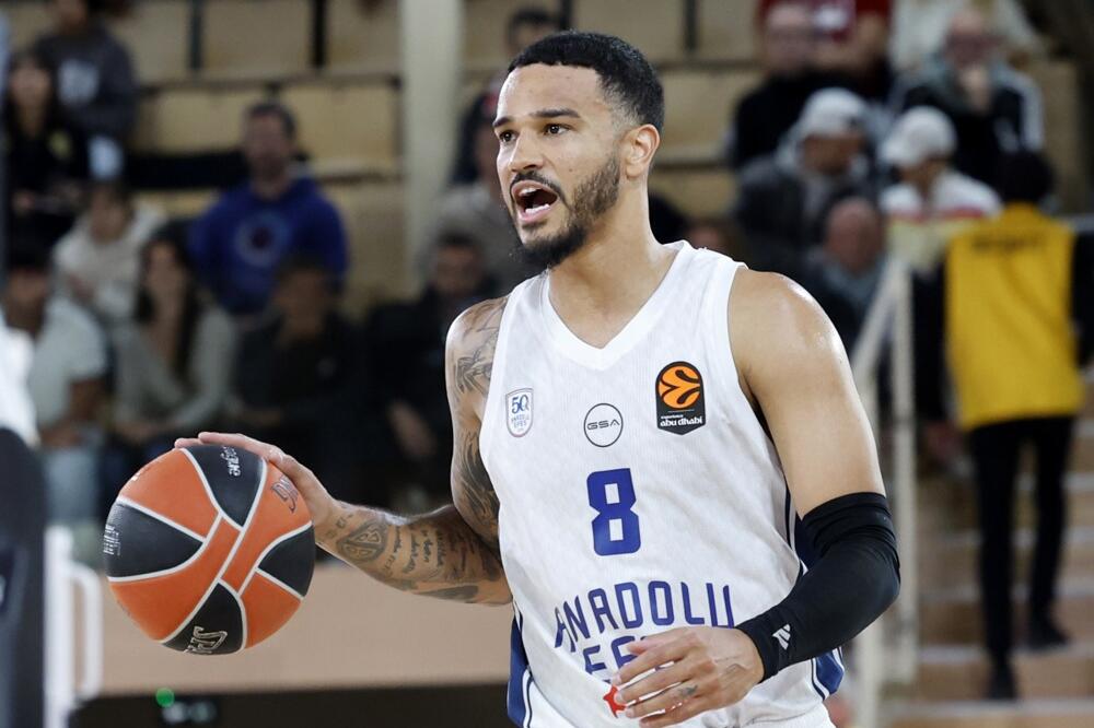 Oglasio se Asvel: Nik Vajler Beb nije igrač Crvene zvezde! (Foto)