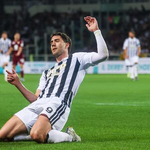 Dušan Vlahović dobio konkretnu ponudu: Plata i bonus za potpis ukupno 20.000.000 evra!