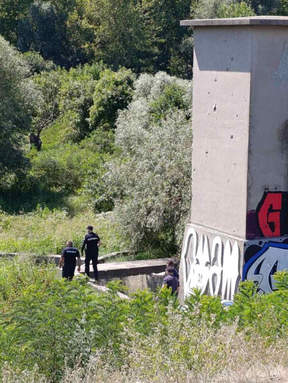 "VIDELI SU OGROMNU VODENU MRLJU NA ZIDU": Na ovom nasipu je stradao mladić (28)! "ČULI SMO KRIKE"