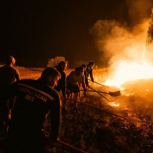 Vatra guta Deliblatsku peščaru: Izgorelo oko 4.000 hektara, vatrena stihija van kontrole divlja i dalje (VIDEO)